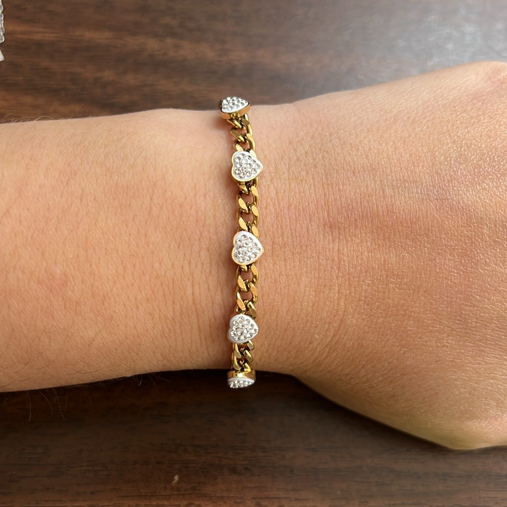 Gold plated stainless steel chain bracelet with rhinestone hearts - Picture 2 of 4